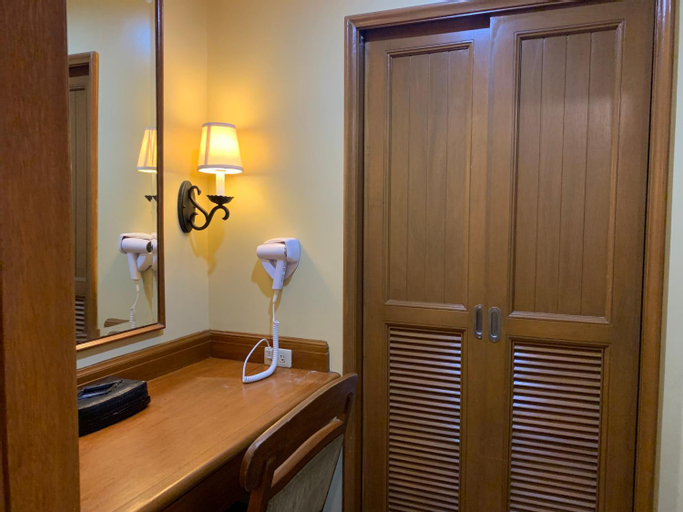 The Manor Hotel Baguio Private Unit Superior Room with a Great View, Baguio City
