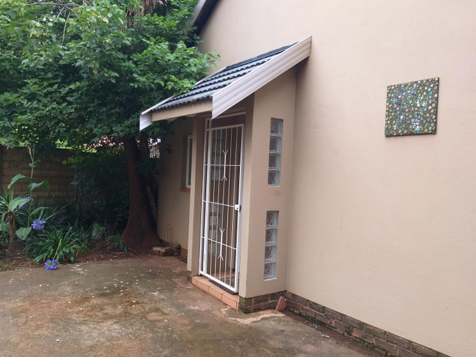 Others 4, Burban Bliss, City of Johannesburg