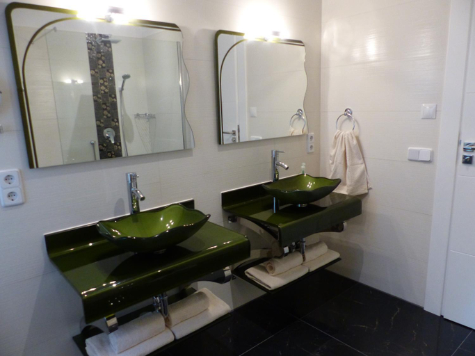 Bathroom 2, Villa Galeria Verde, Baleares