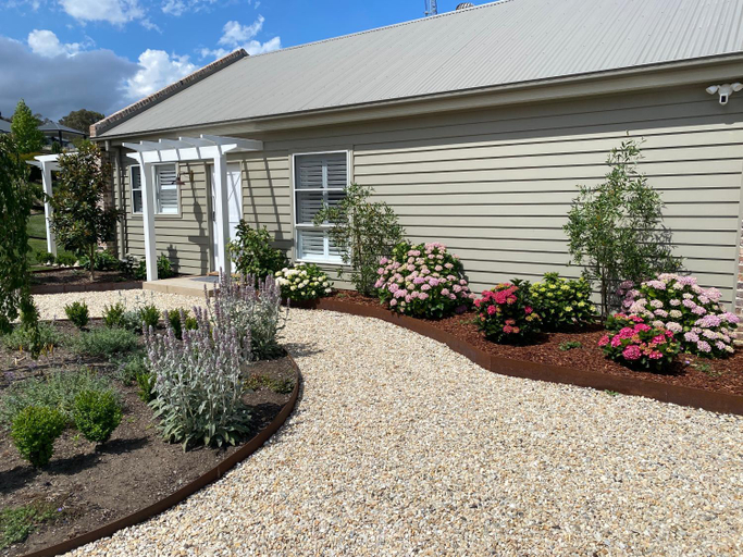 Others 5, Bloomfield Manor, Wingecarribee