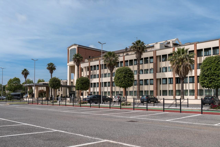 Exterior & Views 1, Mercure Rome Leonardo da Vinci Airport, Rome