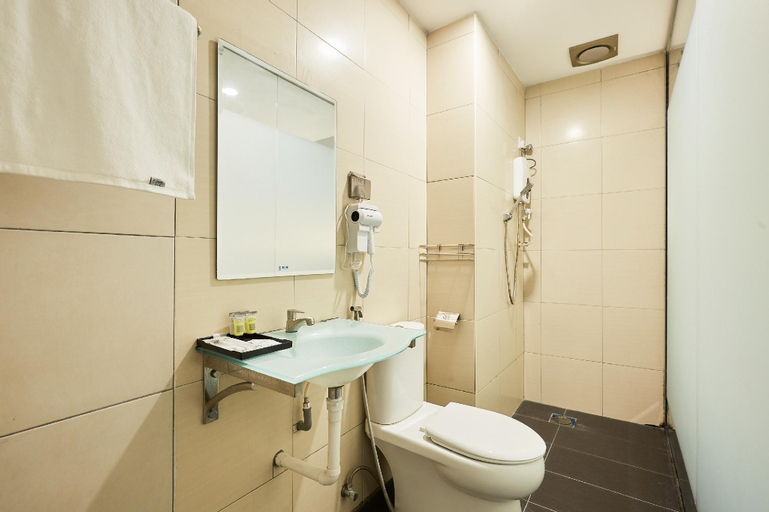 Bathroom 8