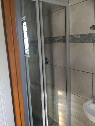 Others 2, Ruros Guest House, Ekurhuleni