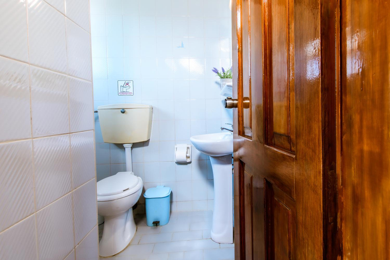 Bathroom 1, Gregory Village Sea View, Crete