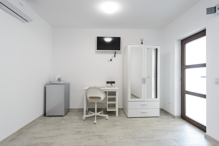 Others 4, Toma Residence, Tuzla