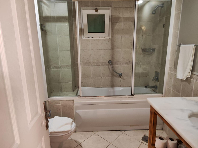 Bathroom 2, La Palace Sisli, Beşiktaş