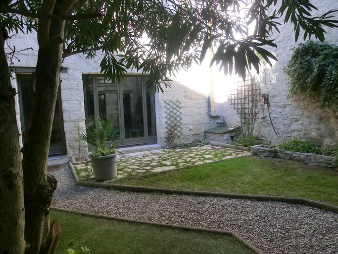Others 5, Chambre sur jardin secret - Avignon Centre - Climatisee, Vaucluse