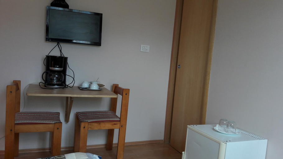 Others 5, Bed and Breakfast BLUE in BLUE, Room GREEN +, Komiža