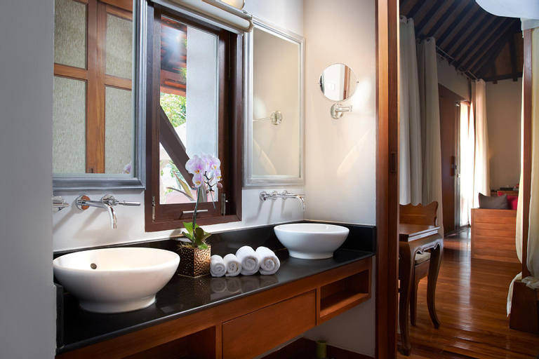 Bathroom 4