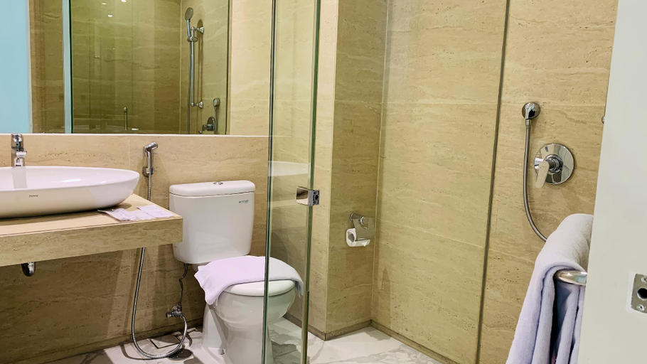 Bathroom 10