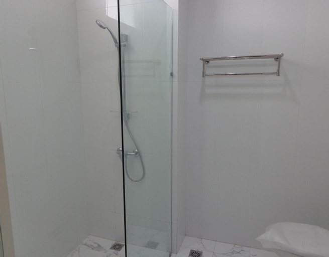 Bathroom 4