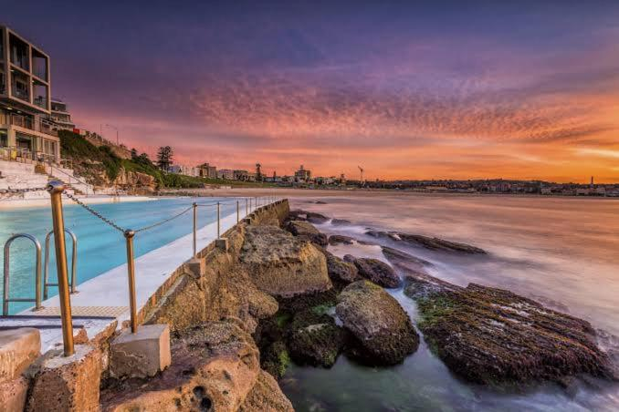 Others 4, Chic Bondi Studio: 400 mtrs to Surf, Wifi & AC, Sydney