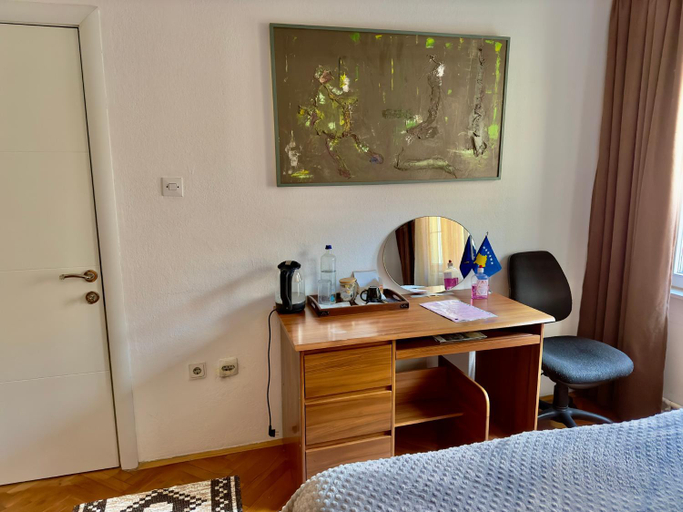 Others 5, Convini Bed & Bathroom Homestay, Priština