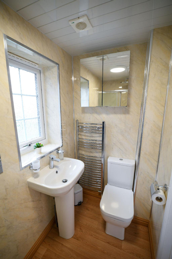 Bathroom 13