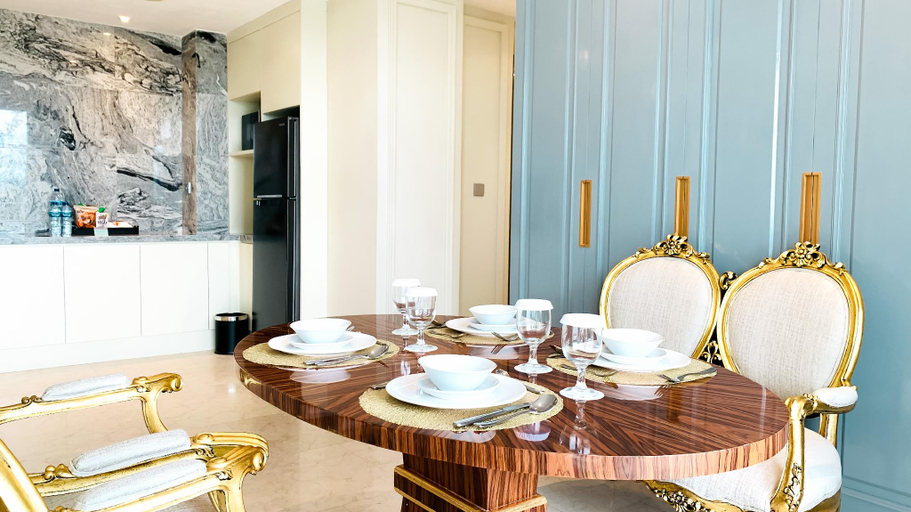 Dining Room 12
