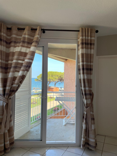 Others 4, Le Village des Isles, Haute-Corse