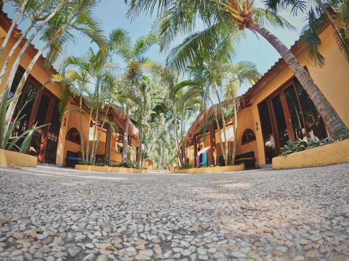 Exterior 5