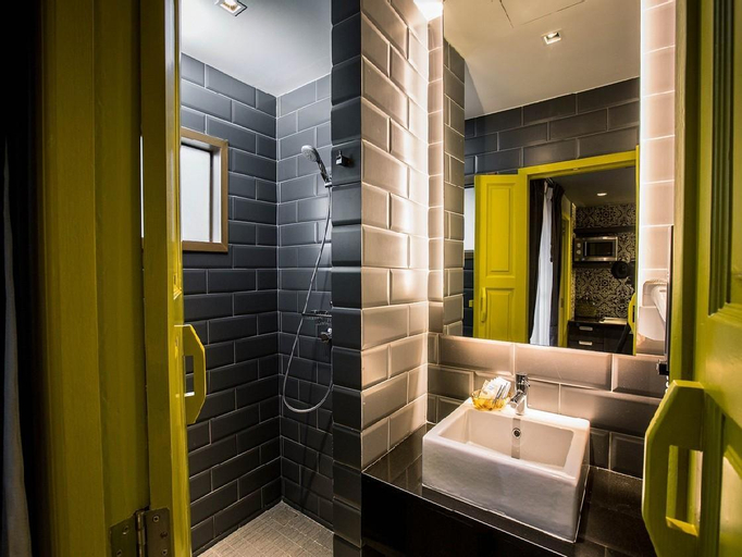Bathroom 7