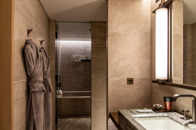 Bathroom 16