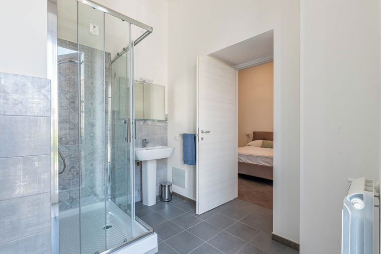 Bathroom 3, Apartment La Cala by Wonderful Italy, Palermo