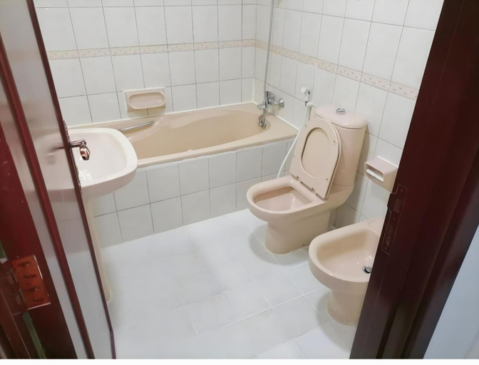 Others 5, Corniche Street - Stunning Room, Abu Dhabi City