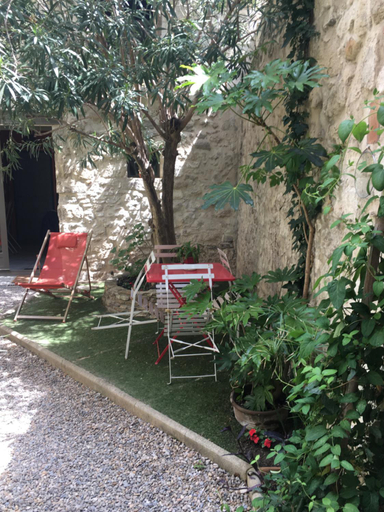 Others 4, Chambre sur jardin secret - Avignon Centre - Climatisee, Vaucluse