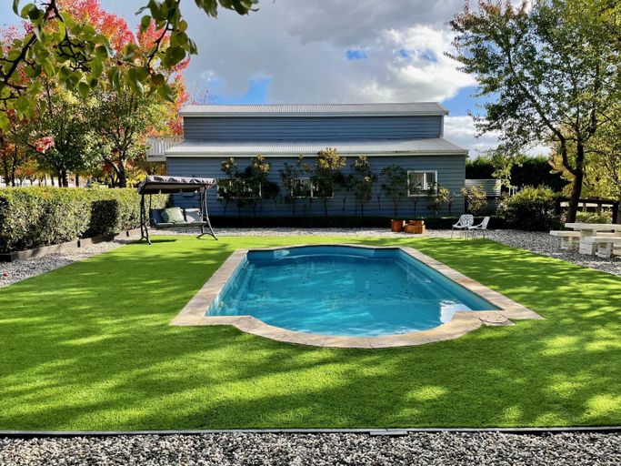 Swimming pool 5, Farm Stay HARMONY Cottage at Wilindi Estate, Melbourne