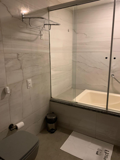 Bathroom 2, Iate Plaza Flat 613, Fortaleza