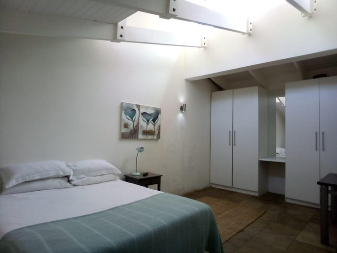 Others 4, Cosmopolitan Accommodation Group, City of Johannesburg