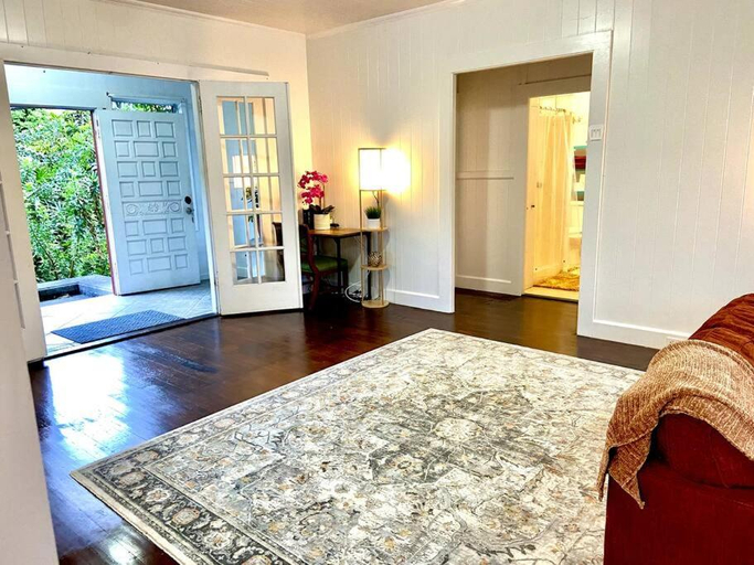 2, YOUR HILO HOMEBASE - Lovely 3 Bedroom in Heart of Hilo with AC!, Hawaii