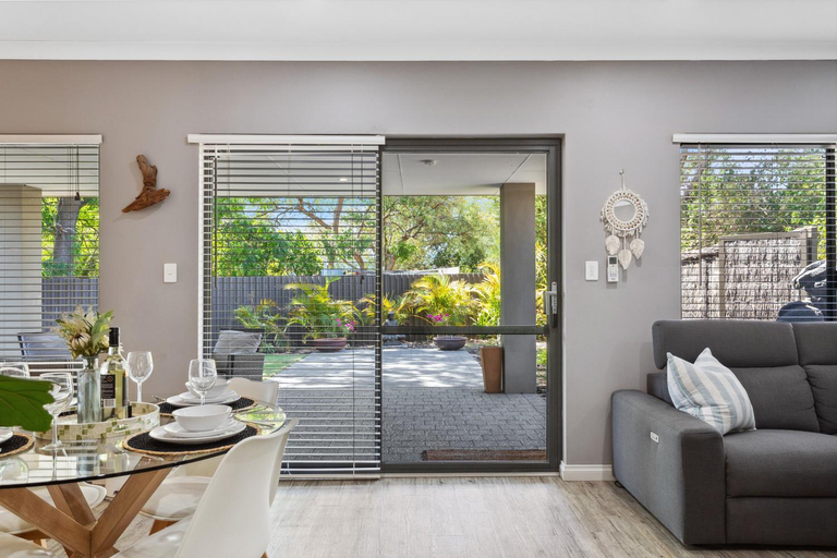 Facilities 4, Tranquil Gumnut Cottage - Close to Airport, Kalamunda