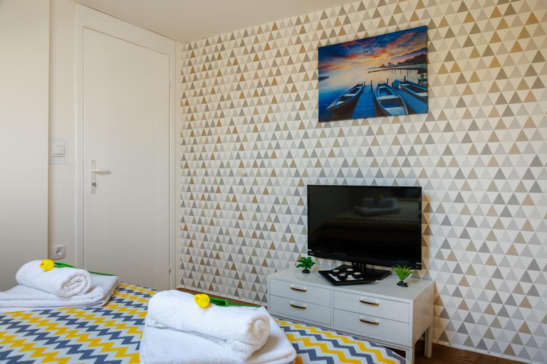 Others 3, Apartmani Nina, Golubac