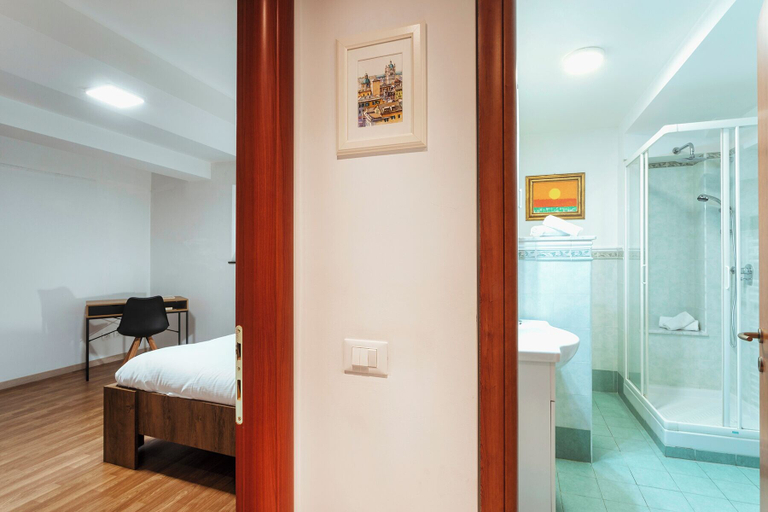 Bedroom 4, Casana Downtown by Wonderful Italy, Genova