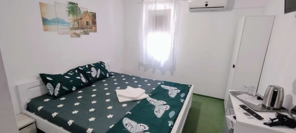 Others 5, Vila Atipic, Costinesti