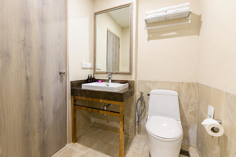 Bathroom 26