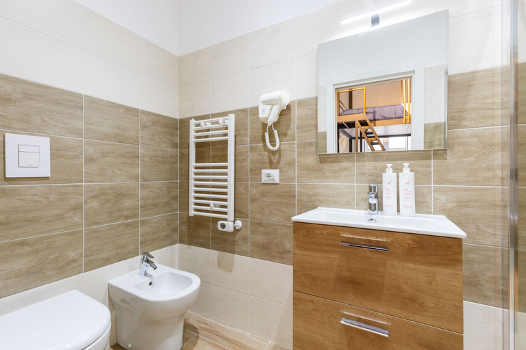 Bathroom 2, Central Station Apartments & Suites by Wonderful Italy, Napoli