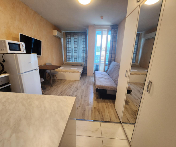 Others 5, Colonel apartment 944, Stolichna