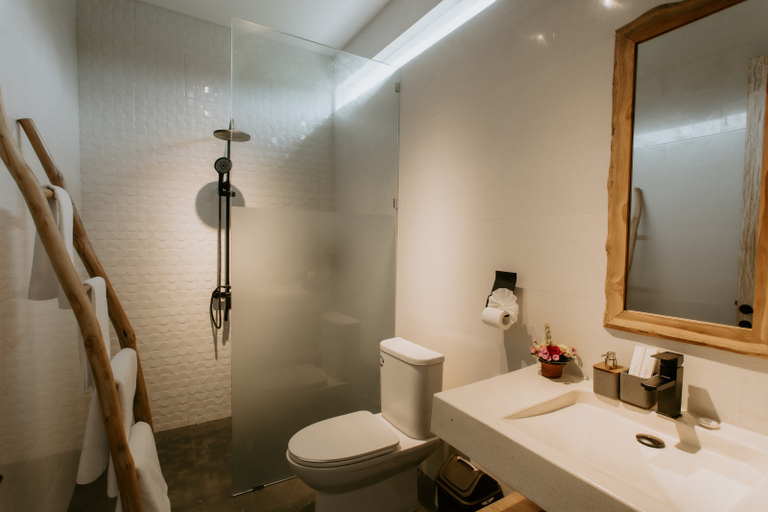 Bathroom 4, The Pahala Villa, Badung