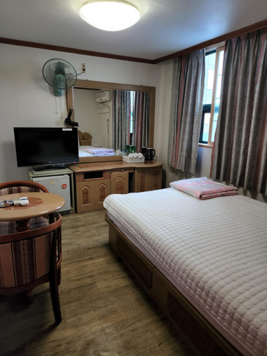 Others 2, Daeho Motel, Busanjin