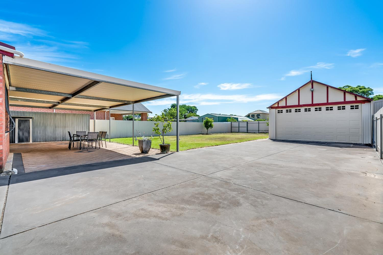 Swainson on Coombe, Adelaide