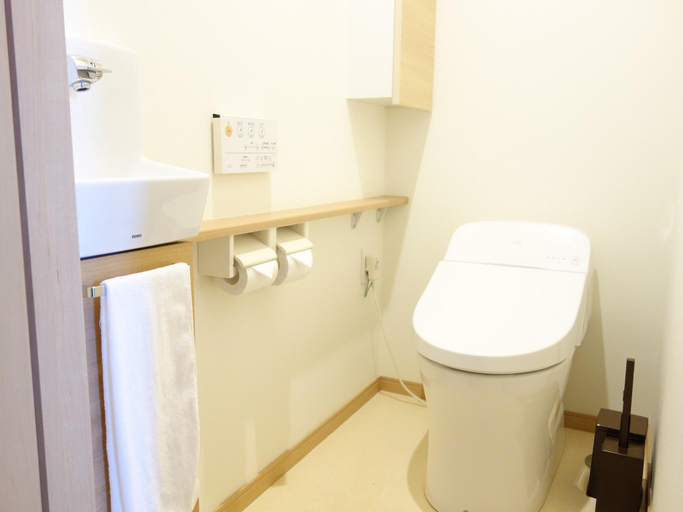 Bathroom 2, Sunline Chatan Condominium Resort, Okinawa