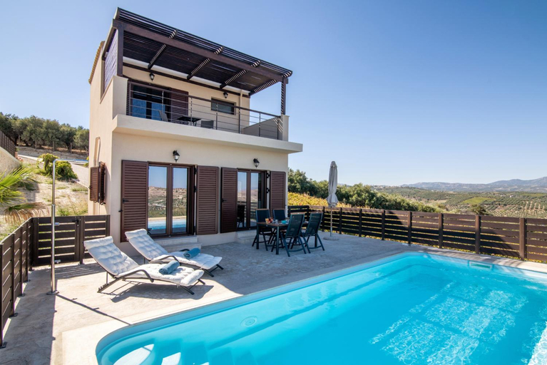 Sport & Beauty, Brand new luxury Villa Dafne with Heated pool, Crete