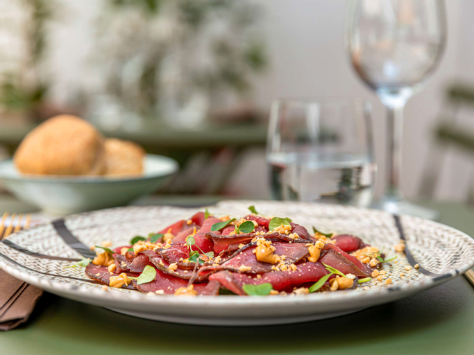 Food & Drinks 7