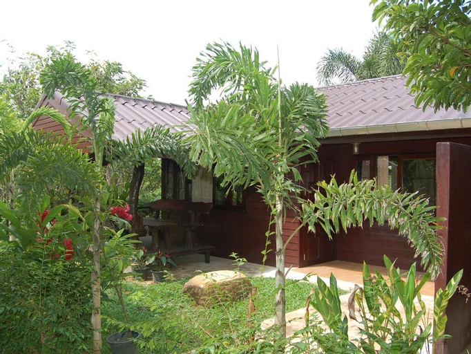 Exterior 9