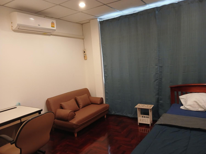 Bedroom 2, Flourish Apartments Sukhumvit 39, Wattana
