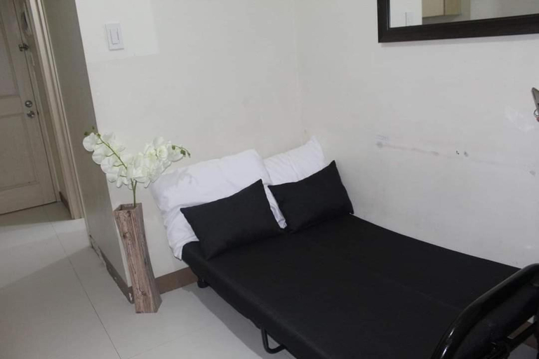 Bedroom 2, CHATEAU ELYSEE A12 Near Mini Shop,Sm Mall+free Wi-fi, Parañaque