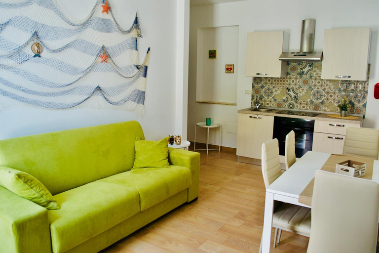 Others 3, Casa vacanze Almasalo, Syracuse