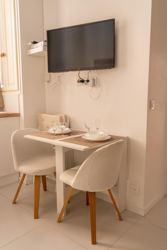 Others 5, Le balneo jacuzzi Vieil Antibes Safranier, Alpes-Maritimes