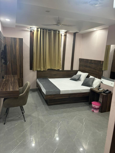Bedroom 3, hotel swastik palace, Delhi