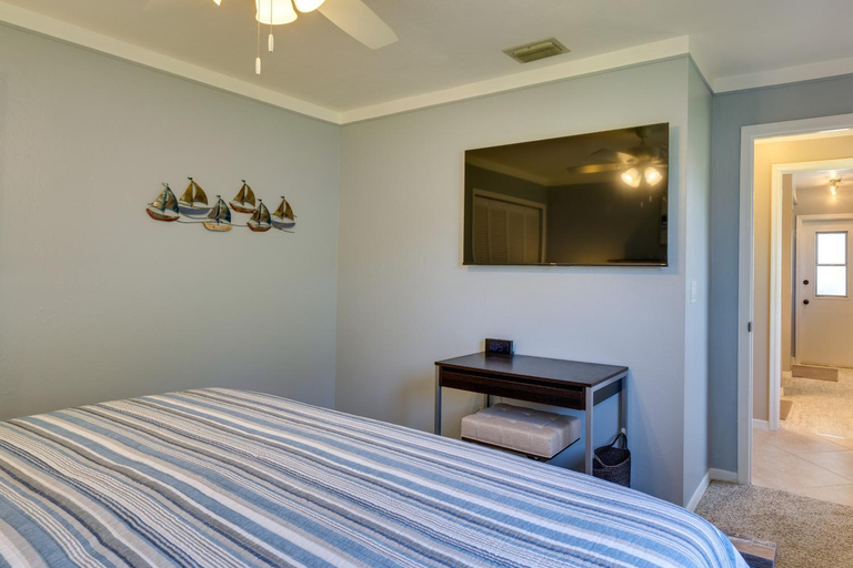 Bedroom 3, Waterfront Cape Coral Home w/ Pool & Gulf Access, Lee